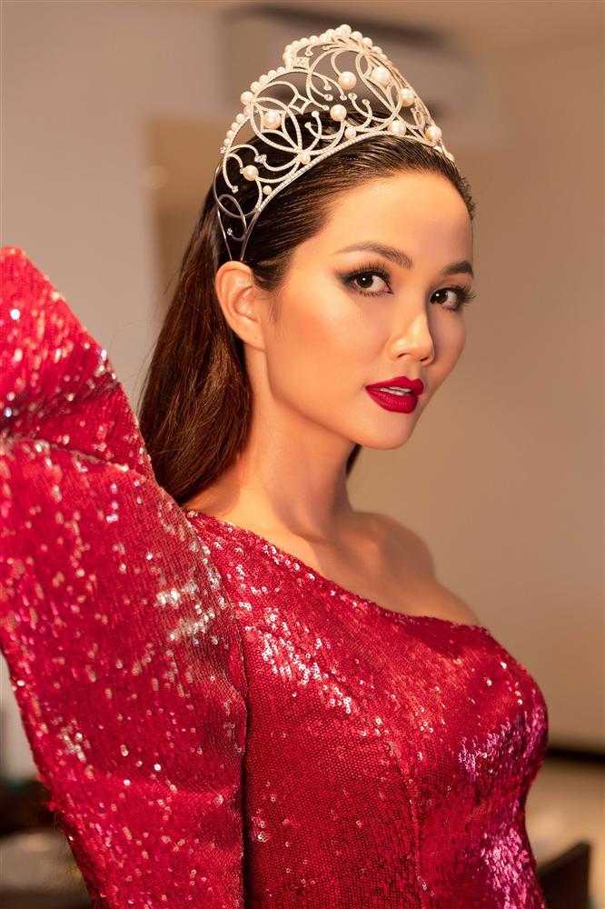 Hoa hậu HHen Niê lần đầu chia sẻ lý do nuôi tóc dài, ẩn ý tương lai rút khỏi showbiz Việt?-4