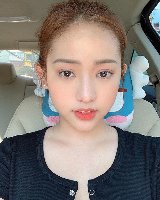 Trang điểm bự phấn đã thế còn khoe ngực tràn bờ đê, Thúy Vi vẫn tự hào khẳng định mặt mộc-3