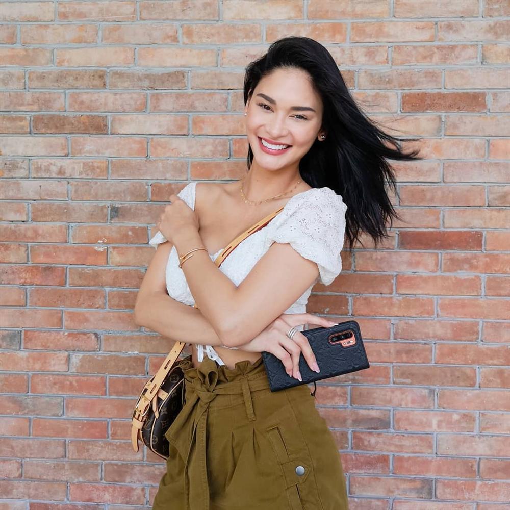 Bản tin Hoa hậu Hoàn vũ 20/8: Ontop 3 bảng xếp hạng, Hoàng Thùy sẽ lập kỳ tích như HHen Niê?-11