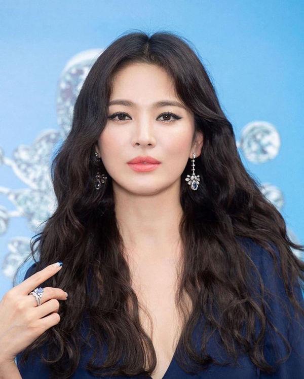 Hậu ly hôn, Song Hye Kyo đẹp lên trông thấy còn Goo Hye Sun thì ngày càng phát tướng, luộm thuộm-6