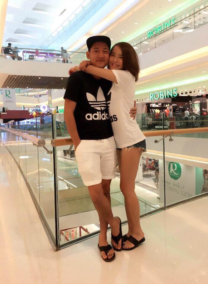 Cho vợ 100 triệu sắm đồ một tháng, chồng Hải Băng vẫn ăn diện giản dị thế này đây!-10