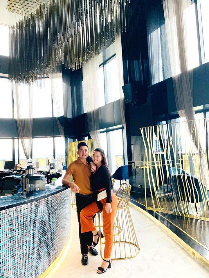 Cho vợ 100 triệu sắm đồ một tháng, chồng Hải Băng vẫn ăn diện giản dị thế này đây!-6