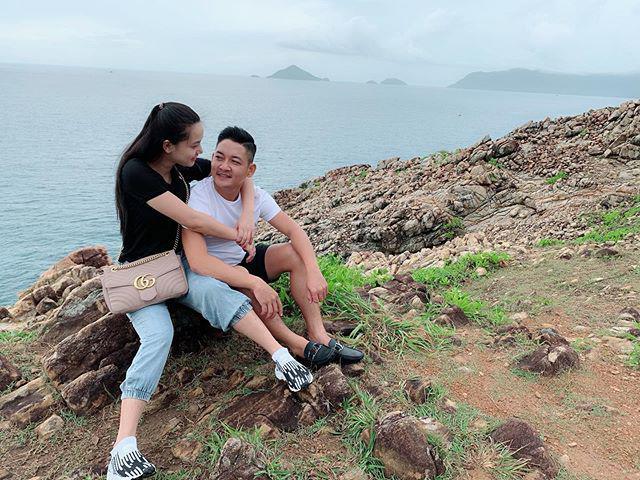 Cho vợ 100 triệu sắm đồ một tháng, chồng Hải Băng vẫn ăn diện giản dị thế này đây!-7