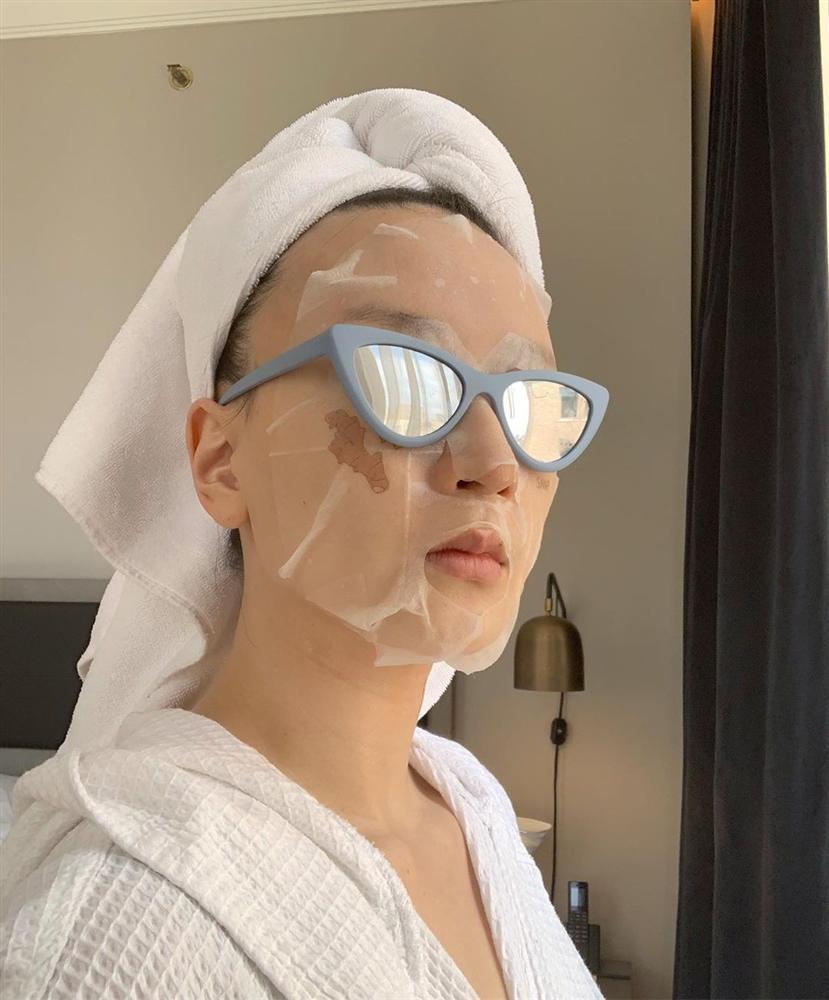 Hoa hậu Đỗ Mỹ Linh đắp mặt nạ giấy mỗi ngày, giúp cấp ẩm tốt hay chỉ khiến da quá tải?-3