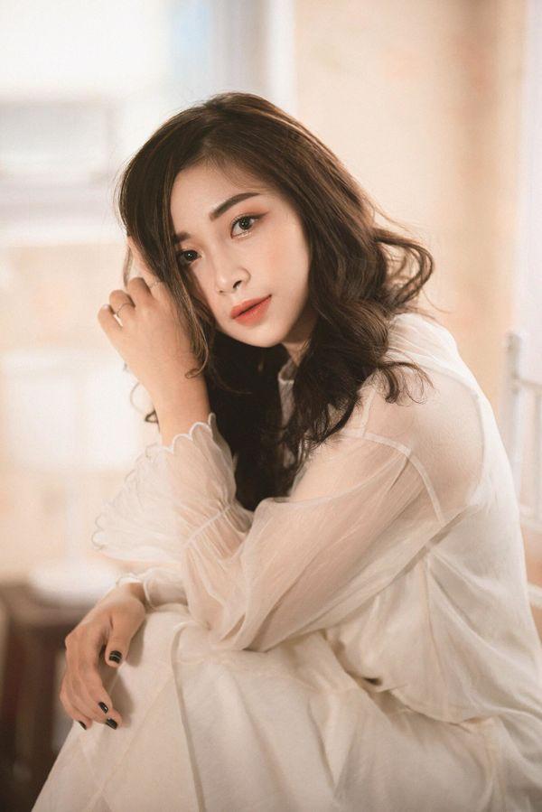 Bất ngờ trước danh tính bạn gái tin đồn của Văn Đức là người lạ nhưng lại rất quen-2