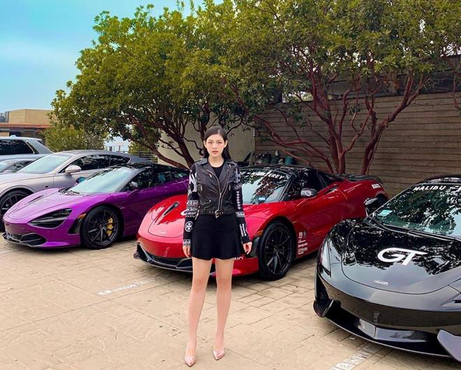 Dàn trai xinh gái đẹp chăm khoe ảnh bên xe sang-1
