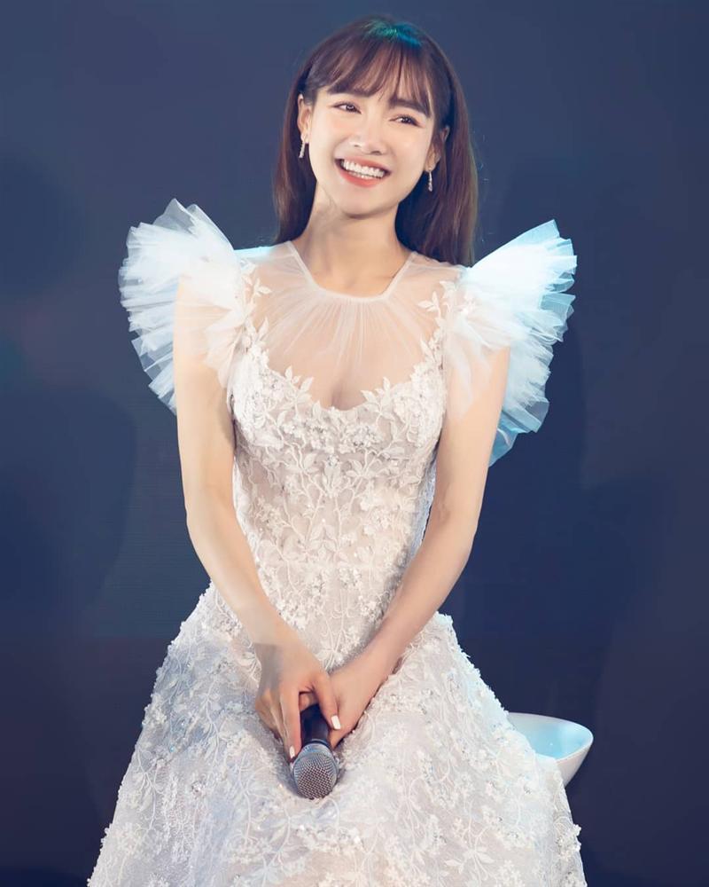 Khuôn mặt được khen đẹp lên nhiều nhưng Nhã Phương vẫn bị dân mạng soi ra khuyết điểm của mẹ bỉm sữa vất vả-4