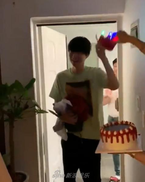 Ahn Jae Hyun lộ ảnh thân thiết bên 3 cô gái lạ sau khi bị nàng Cỏ Goo Hye Sun tố ngoại tình-6