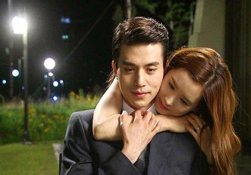 Tình một đêm để trả thù chồng, tôi chết lặng khi thấy thứ trai trẻ để lại cuối giường-1