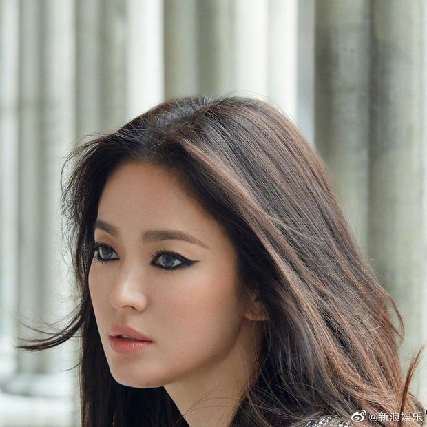 Trong khi BlackPink được khen trang điểm hết lời thì Sĩ Thanh, Mỹ Tâm lại họa mặt... cạn lời-6