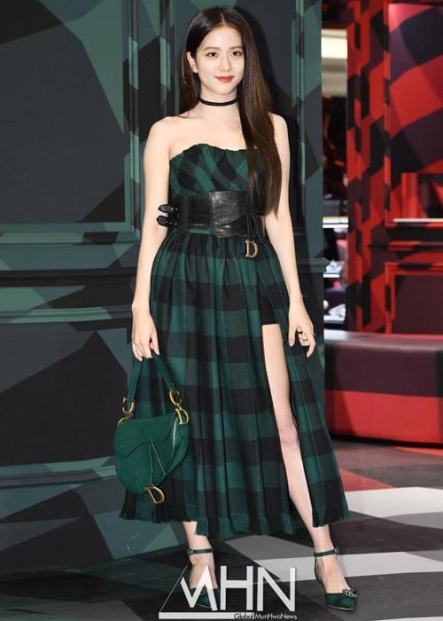 Đồ trăm triệu giống Ji Soo hết sạch chỉ sau một ngày-1