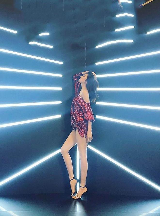 Bảo Anh, Bảo Trâm và dàn ca sĩ sở hữu đôi chân dài gây chú ý-2