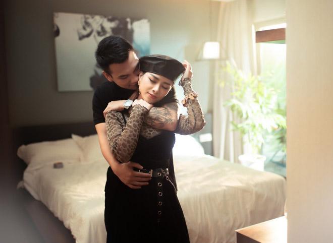 Vợ Khắc Việt có ghen khi chồng công khai ôm hôn gái lạ?-2