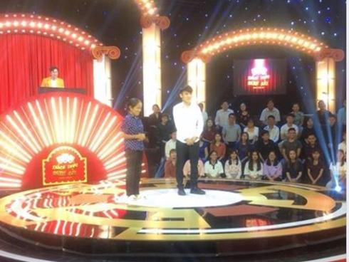 Mặc áo huyền thoại tham gia gameshow giành 100 triệu đồng, bà Tân Vlog khiến dân tình nháo nhào