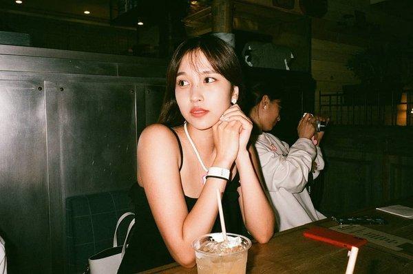 Mina lần đầu trở lại MXH cùng các thành viên TWICE sau thời gian điều trị khủng hoảng tâm lý-4