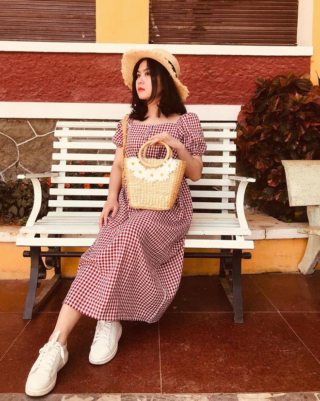 Chỉ cao 1m52 nhưng cô gái này đang náo loạn mạng xã hội bởi loạt ảnh ngày ấy - bây giờ-5