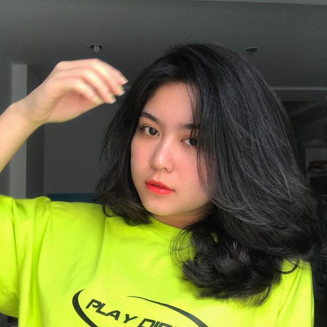 Chỉ cao 1m52 nhưng cô gái này đang náo loạn mạng xã hội bởi loạt ảnh ngày ấy - bây giờ-7