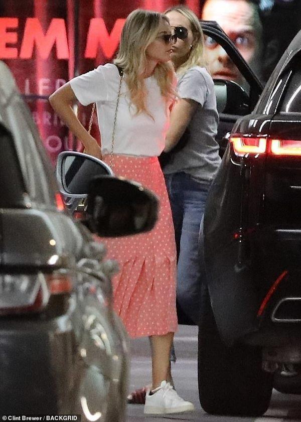 Liam Hemsworth chính thức nộp đơn ly hôn Miley Cyrus-2