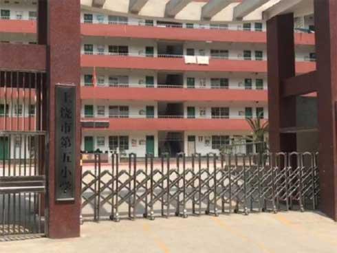 Bé trai bị bố bạn cùng lớp sát hại vì tội 'bắt nạt'