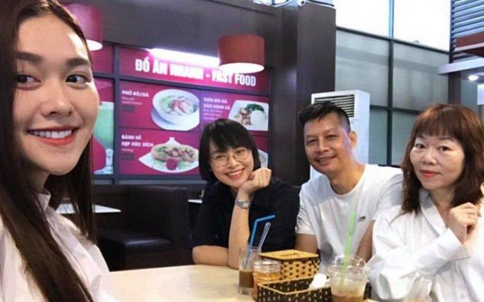 Á hậu Tường San khoe ảnh gia đình, nhưng bất ngờ nhất là gout thời trang sành điệu của cả nhà-7