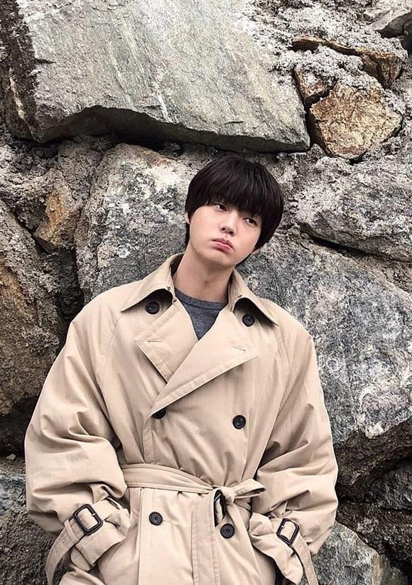 Chê vợ không quyến rũ nhưng Ahn Jae Hyun lại sở hữu gu thời trang nhạt nhòa khiến người hâm mộ ngán ngẩm-3