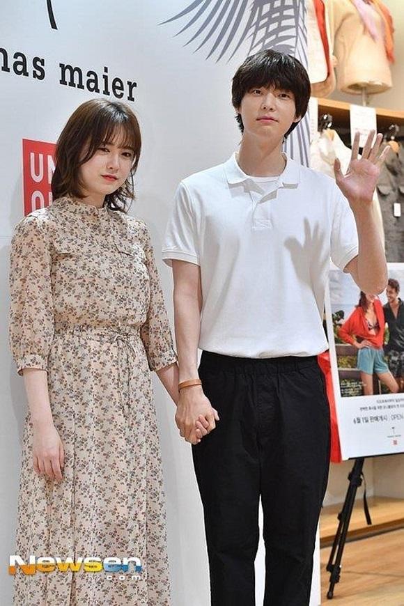 Chê vợ không quyến rũ nhưng Ahn Jae Hyun lại sở hữu gu thời trang nhạt nhòa khiến người hâm mộ ngán ngẩm-7