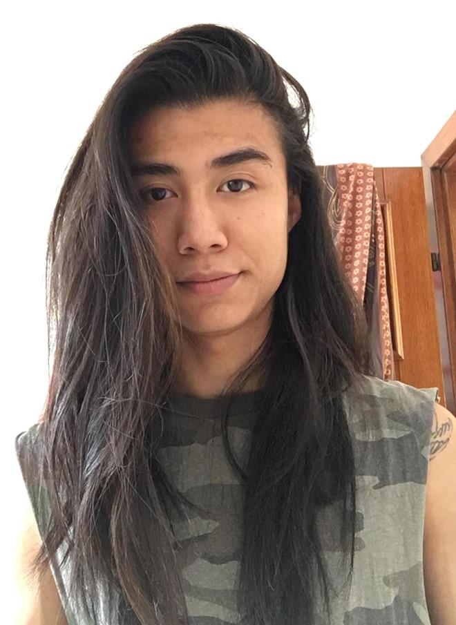 Cắt phăng mái tóc nuôi dài mấy năm trời, trai đẹp khiến hội girl xinh ngất lịm khi nhìn thành quả-1