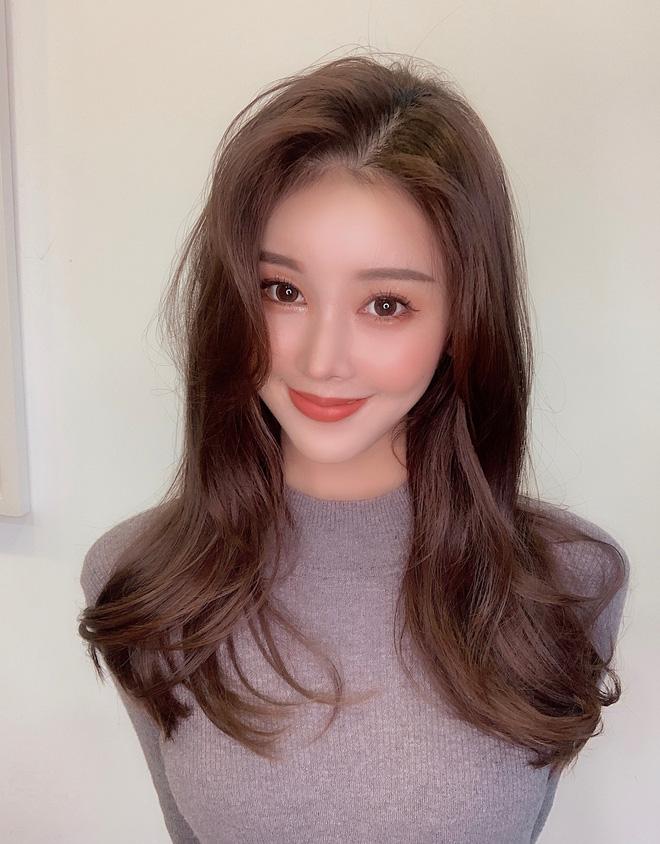 Hotgirl đình đám sở hữu hơn 7 triệu follow lộ nhan sắc thật trên sóng livestream khiến ai nhìn cũng sốc-1