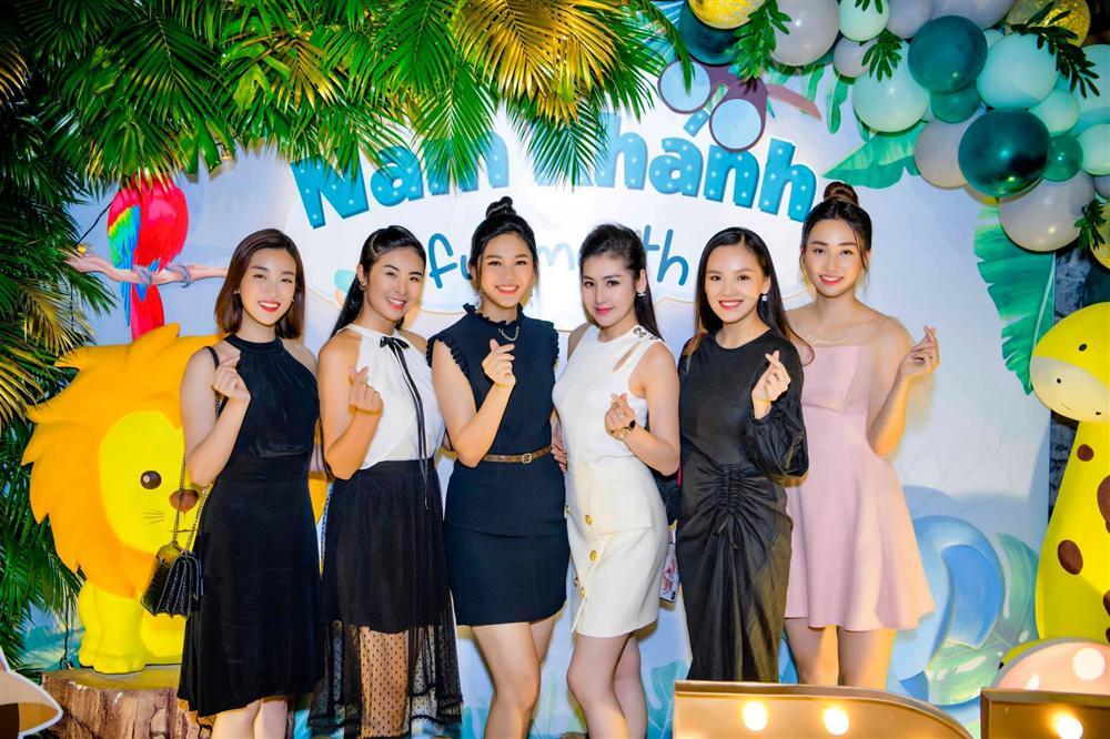 Hoa hậu Đỗ Mỹ Linh bị bóc mẽ gian lận chiều cao khi đứng giữa dàn mỹ nhân-12