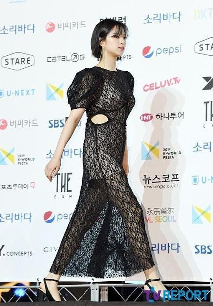 Mỹ nhân TWICE bị ném đá vì mặc váy xuyên thấu, khoét lỗ ở eo-2