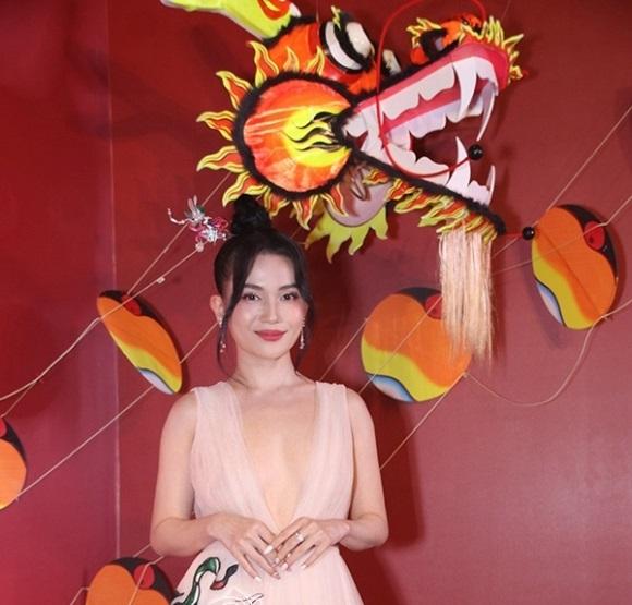 Trong khi BlackPink được khen trang điểm hết lời thì Sĩ Thanh, Mỹ Tâm lại họa mặt... cạn lời-1