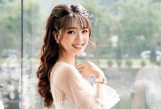 Dàn hotgirl xứ Nghệ: Bạn gái cầu thủ, MC, ca sĩ đủ cả-1