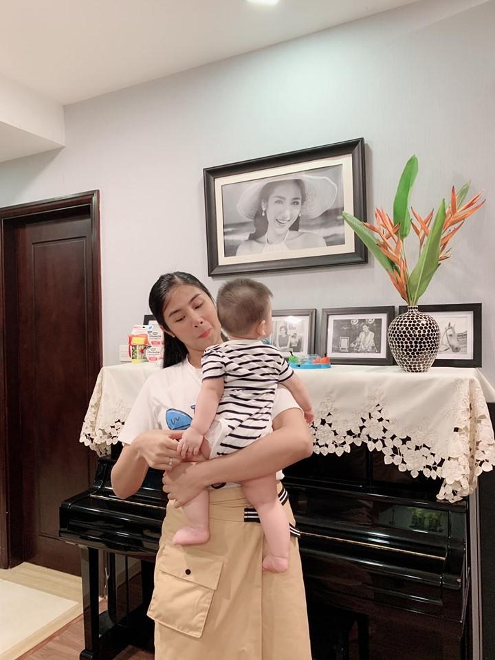 Trước khi lấy chồng, Hoa hậu Ngọc Hân đặt hàng con trai Á hậu Tú Anh lăn giường tân hôn lấy may-4