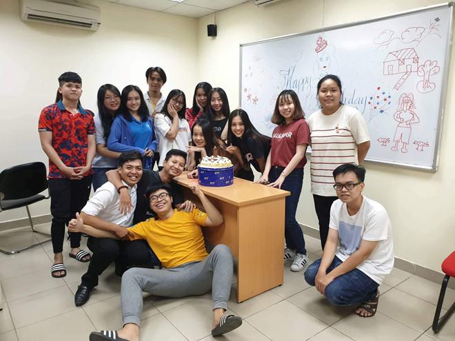 Hoa hậu Tiểu Vy để mặt mộc khi đón sinh nhật tuổi 19-1