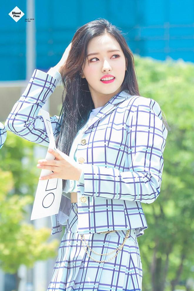 Nữ thần tượng xinh đẹp lập kỷ lục ra mắt với chỉ một ngày luyện tập-4