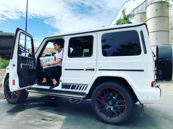 Khoe ảnh diện sơ mi sương sương đẹp như chú rể nhưng chiếc đồng hồ xấp xỉ 23 tỷ của đại gia Minh Nhựa mới gây choáng-5