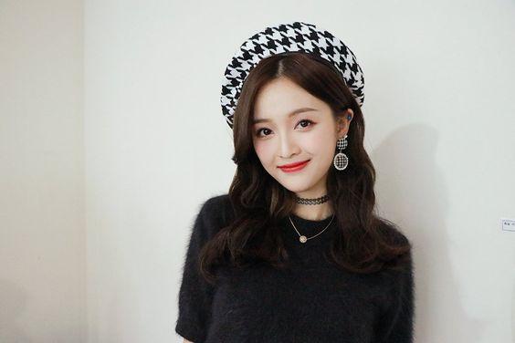 Tử vi Chủ Nhật ngày 25/8/2019 của 12 con giáp: Thân chểnh mảng công việc, Tuất ghen tuông gay gắt-1