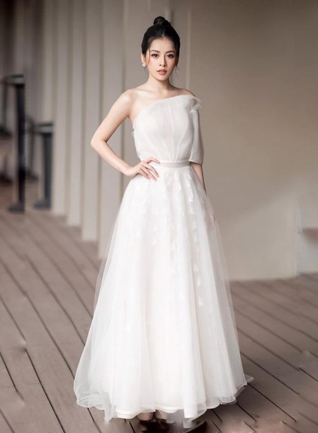 Vừa cà khịa cực mạnh Thúy Vi, fan phát hiện Midu còn có màn đọ nhan sắc cực gắt khi đụng hàng với Chi Pu-15