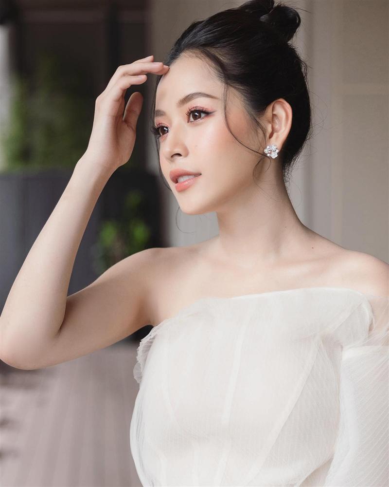 Vừa cà khịa cực mạnh Thúy Vi, fan phát hiện Midu còn có màn đọ nhan sắc cực gắt khi đụng hàng với Chi Pu-13