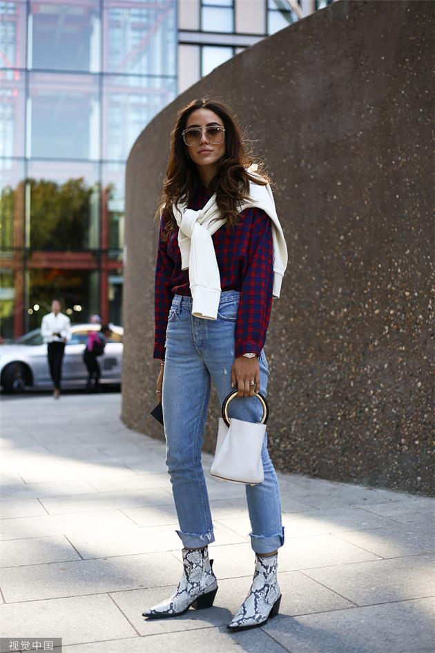 HyunA, Dương Mịch và dàn sao châu Á đang lăng xê mốt gì khi dạo phố?-5