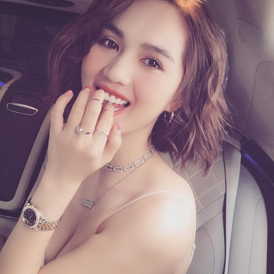 Thu Minh mặc bikini phô diễn đường cong gợi cảm ngỡ ngàng ở tuổi U50-2