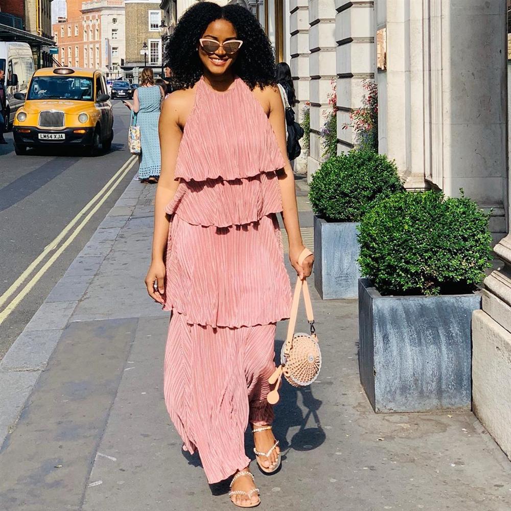 Bản tin Hoa hậu Hoàn vũ 25/8: Lệ Hằng phải gánh cái kết bất ngờ khi mặc đụng hàng HHen Niê-6