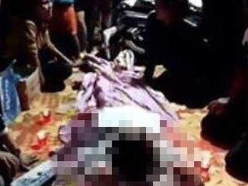 Clip chứng minh xe máy chở người đi cấp cứu tự tông vào mô tô của CSGT-3