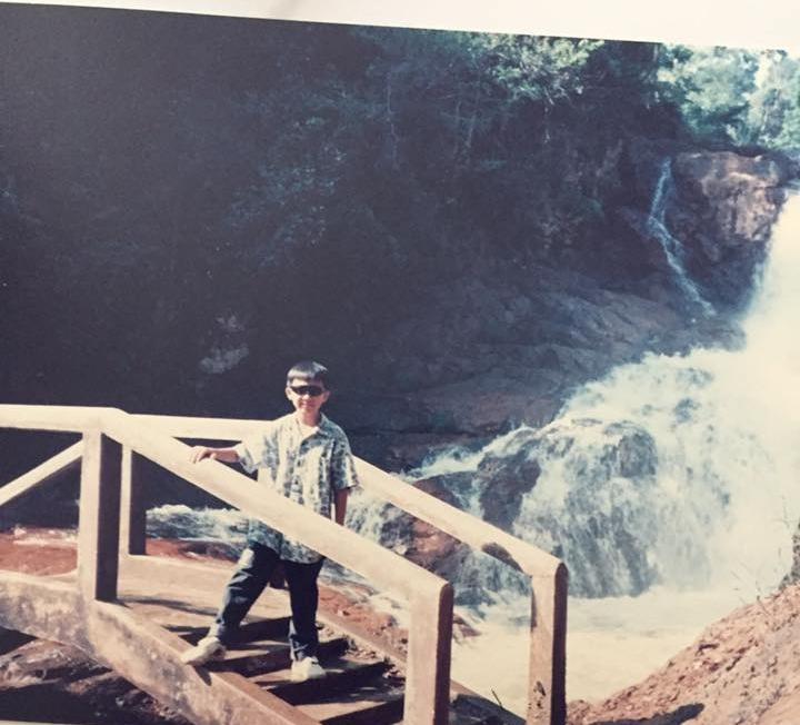 Trấn Thành khoe loạt ảnh thơ ấu khiến fans gật gù công nhận: Hóa ra có khiếu hài từ nhỏ-5