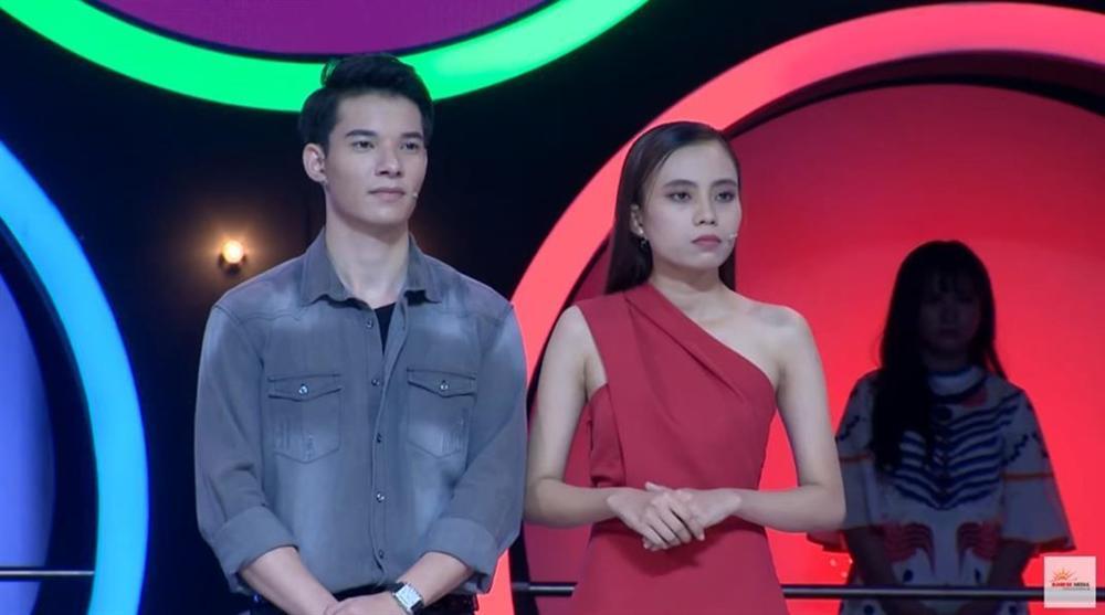 Có bạn trai nhưng vẫn đi hẹn hò và những trò lố trên truyền hình-1