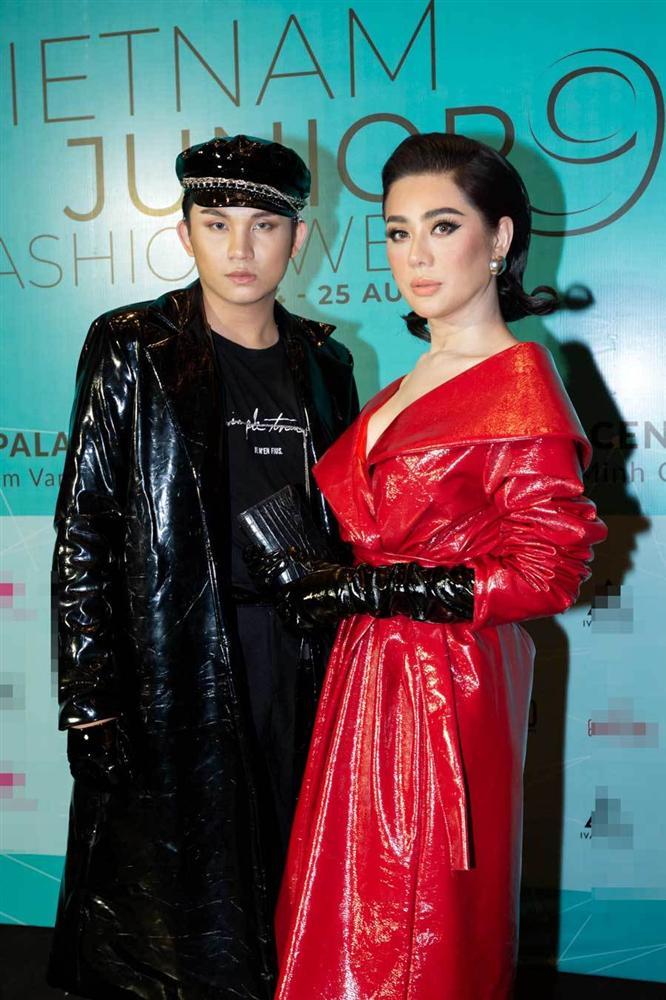 Lâm Khánh Chi lộ nhan sắc đơ cứng, dân mạng giật mình tưởng MC Nguyễn Cao Kỳ Duyên-1