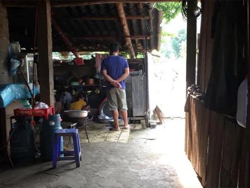 Tranh trả tiền ăn sáng, nam thanh niên bị bạn chém trọng thương