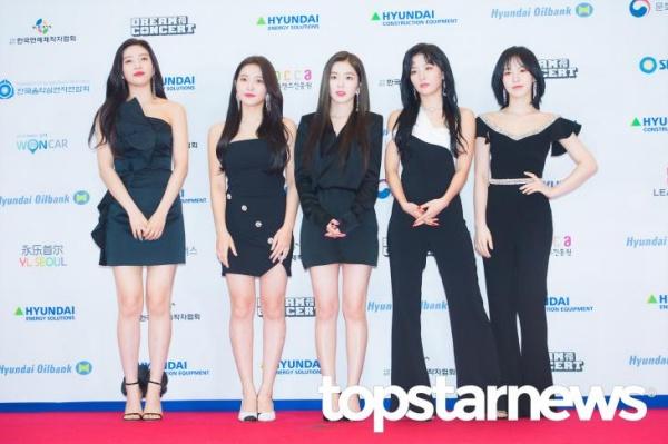Bị tố đạo nhái đã đành, SM còn nhẫn tâm mua toàn đồ rẻ cho Red Velvet mặc-1