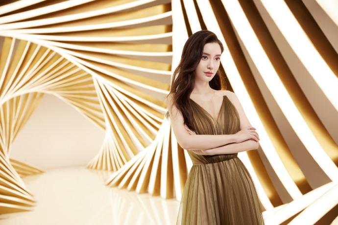 Vừa bị chê gầy trơ xương thiếu sức sống, Angela Baby lấy lại phong độ với bộ ảnh đẹp không góc chết-6