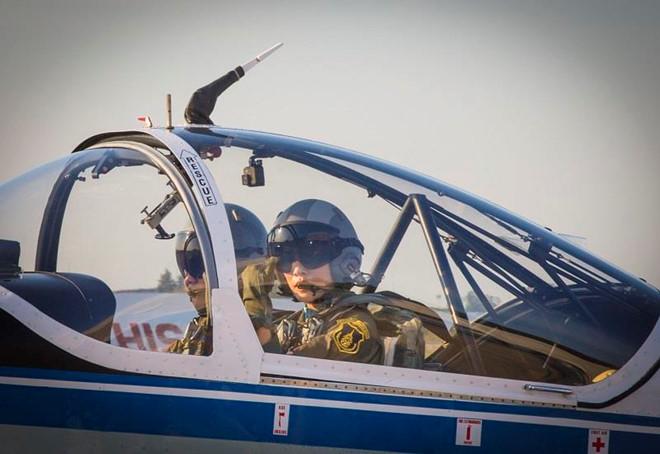 Văn phòng Hoàng gia Thái sập mạng sau khi đăng ảnh Hoàng quý phi-3